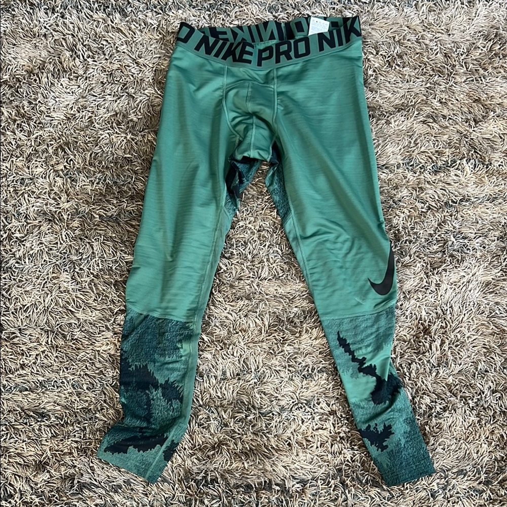 Nike: Pro Forest Green Leggings